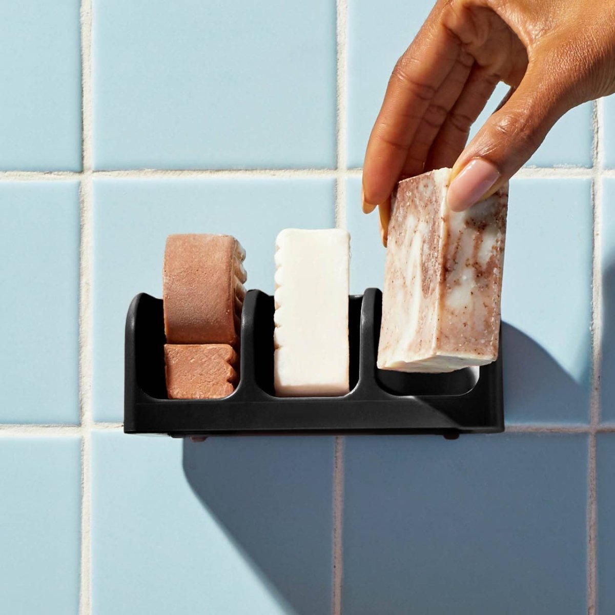 /kit•sch/ - Black Self - Draining Soap Dish - XQ
